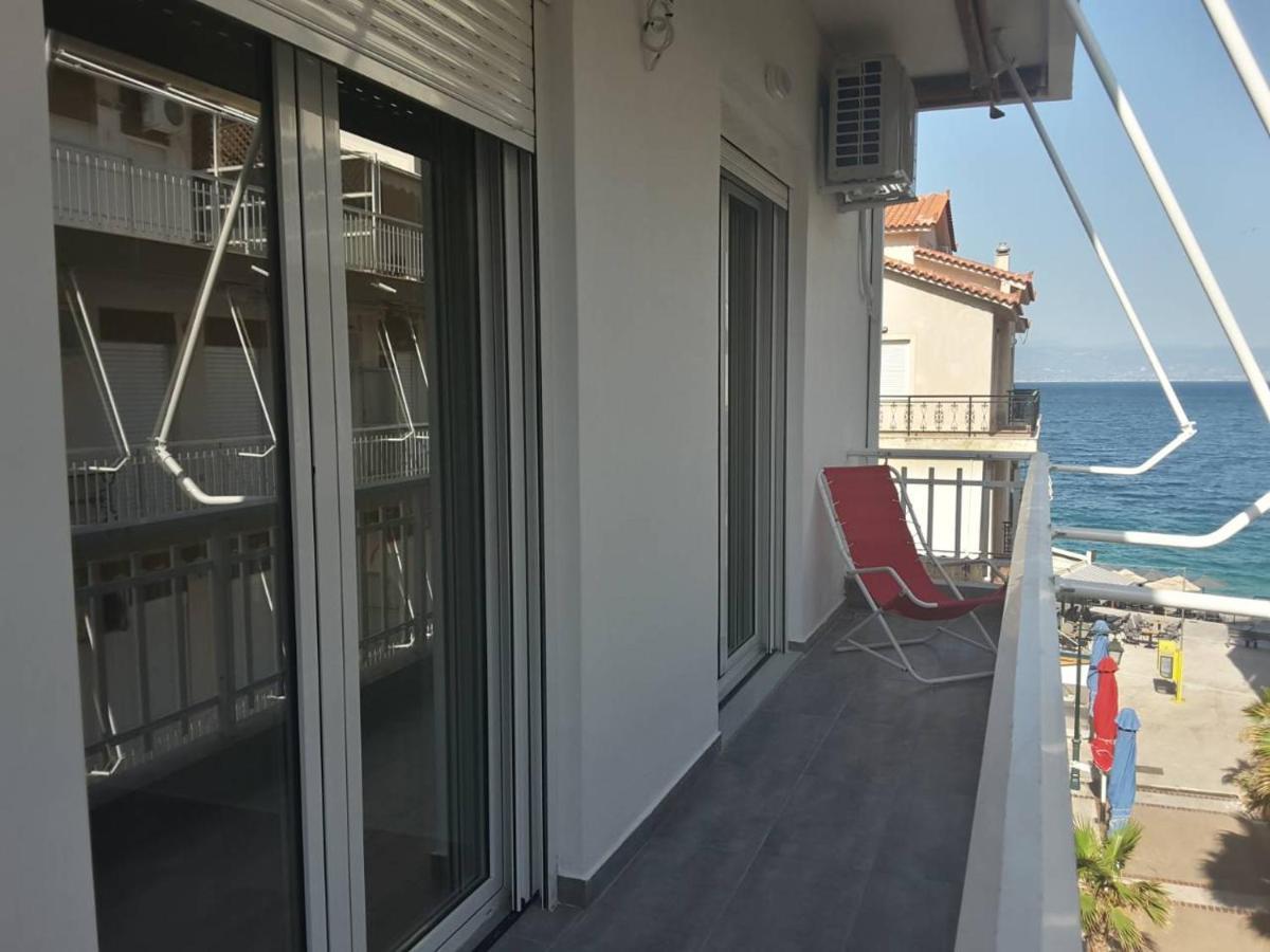 Seaview Apartment In Theheart Of Loutraki Buitenkant foto